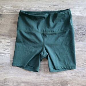 Yogalicious Forest Green Bike Shorts Size Small With Front Pocket